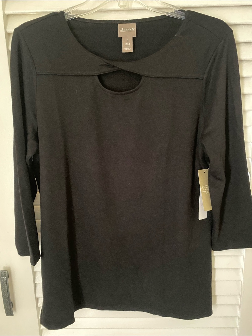 Chico's Black Keyhole Detail Three-Quarter Sleeve Tunic